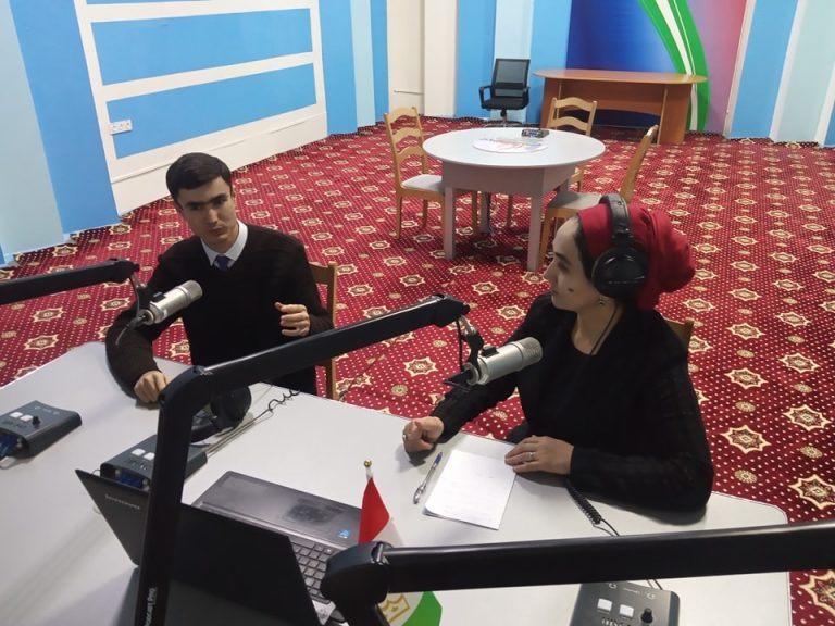Диловар Нуров в программе Радио «Садои Душанбе»